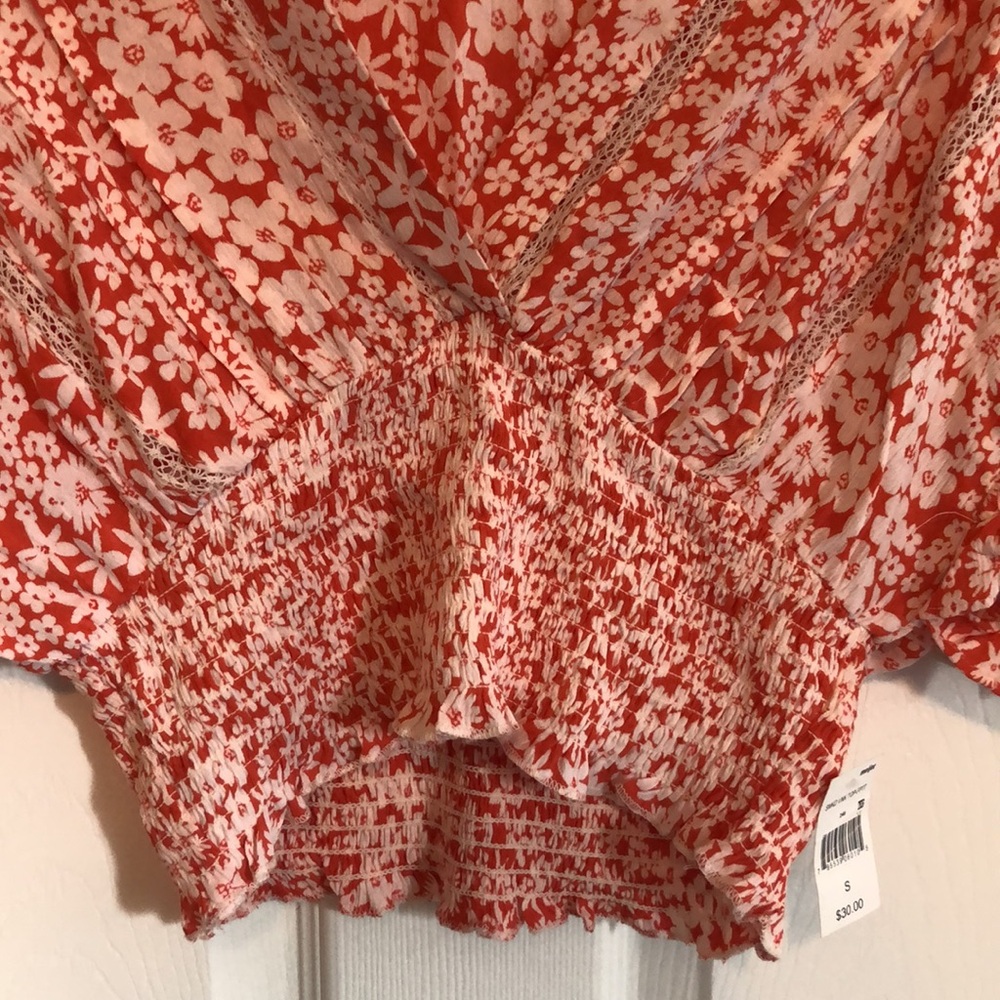 ANGIE Boho V-Neck Floral Smocked Waist Blousy Short Sleeve Crop Top NWT Small - Picture 5 of 7